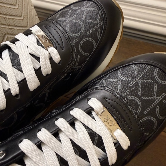 NEW CALVIN KLEIN Women's Carlla sneakers size 9.5 - Picture 11 of 12